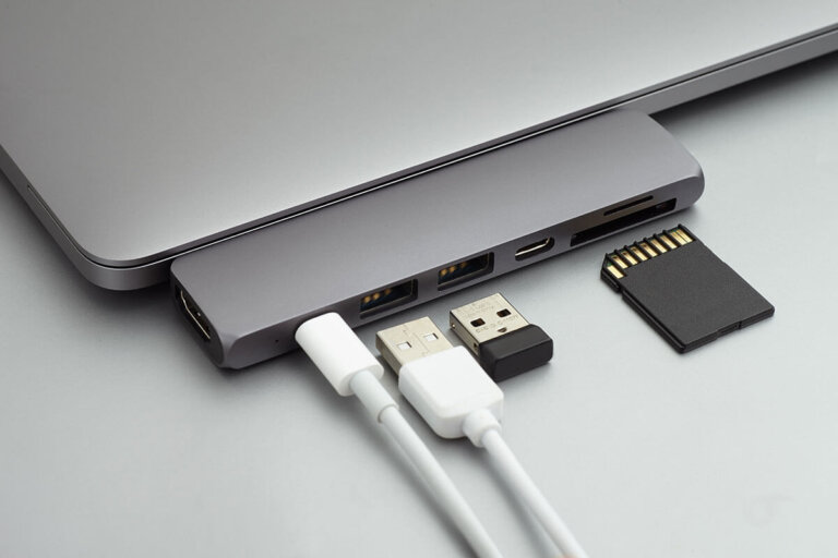 adattatore multiplo USB-C