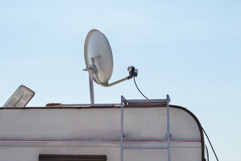 parabola satellitare da campeggio
